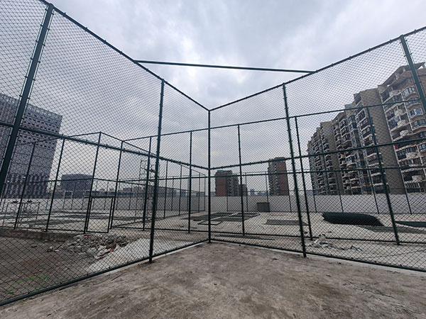 南湖歡樂匯樓頂6米高圍網